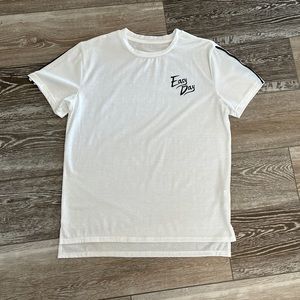 Men’s Sz M SHEIN White Tee T-Shirt w Print “Easy Day” Stripes on Sleeves